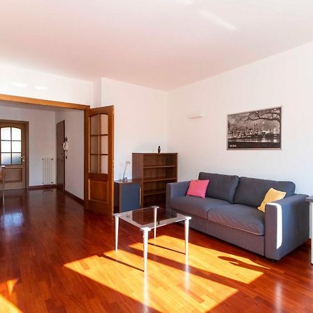 Cozy&Spacious Apt 2 Min Walk From The Tram Stop! Apartment Торино Екстериор снимка