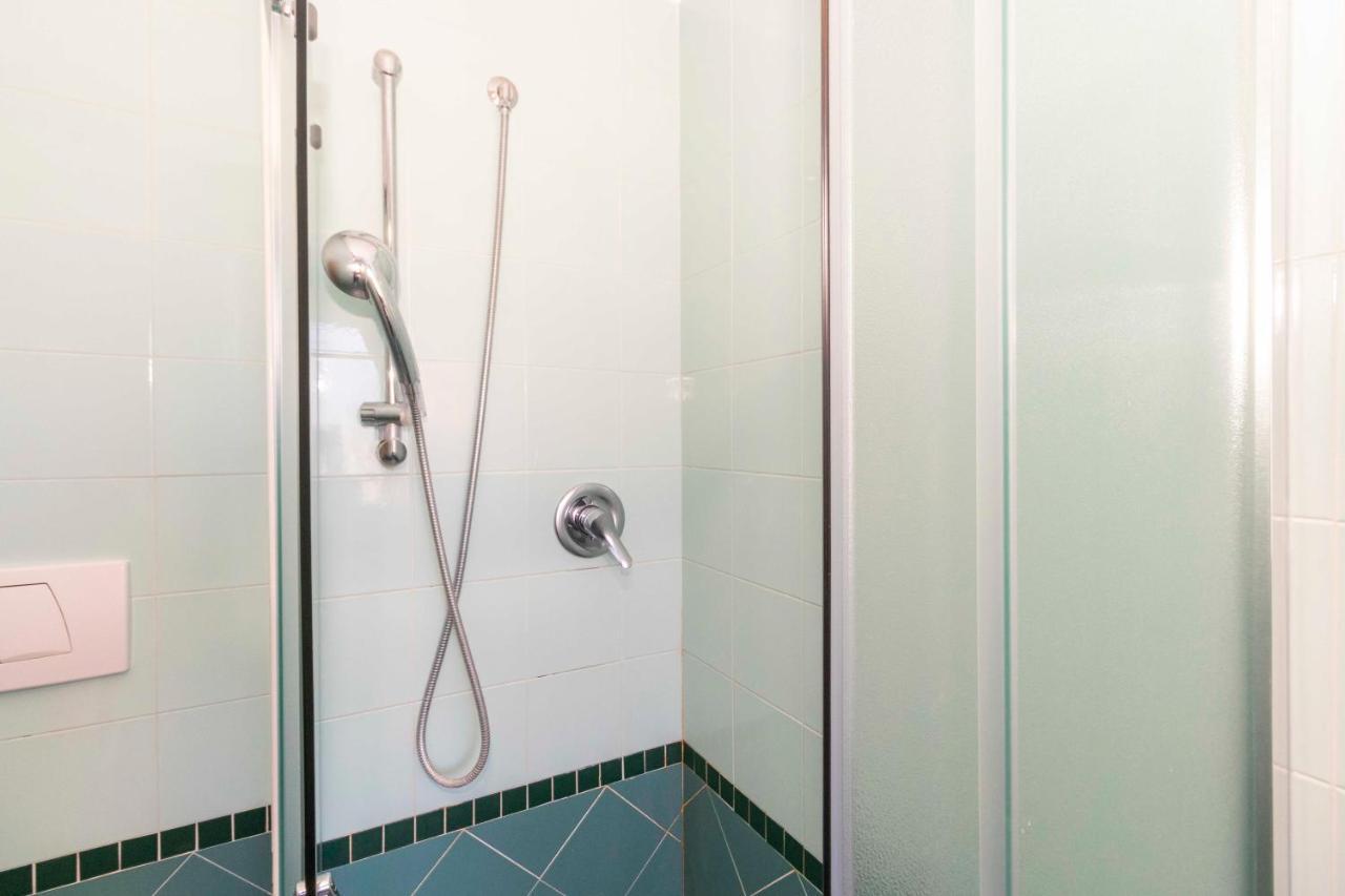Cozy&Spacious Apt 2 Min Walk From The Tram Stop! Apartment Торино Екстериор снимка